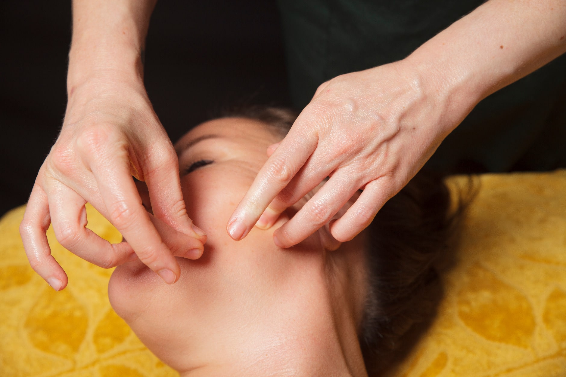 Massage liftant du visage Japonais